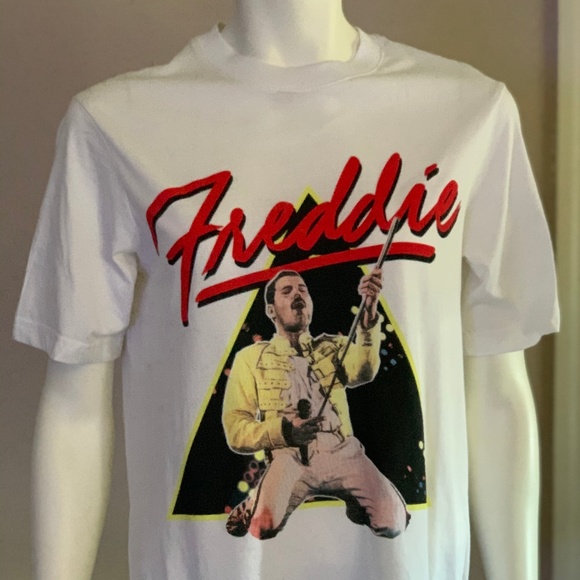 Bravado Tops - Freddie Mercury T-Shirt 🎤👨🏻